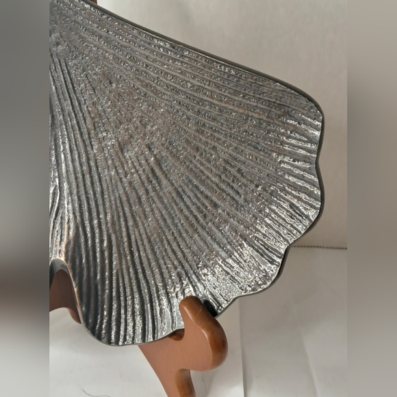 Metal Gingko Leaf Tray Dish - Picture 3 of 8